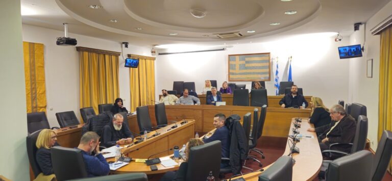 Δημοτικό Συμβούλιο Κω: Έντονη αντιπαράθεση για τον ΔΗΡΑΣ – Εγκρίσεις οικονομικών και κρίσιμες αποφάσεις για λιμάνια και έργα