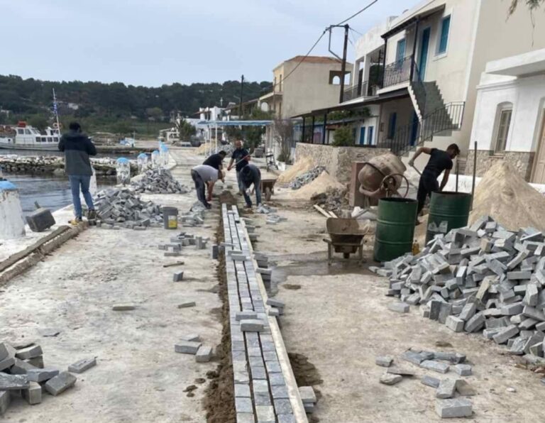 Η Τέλενδος αποκτά νέα πλακόστρωτη πλατεία