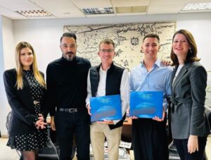 Στρατηγική συνάντηση Δήμου Καρπάθου, ΕΟΤ και EasyJet για την ενίσχυση της αεροπορικής σύνδεσης του νησιού