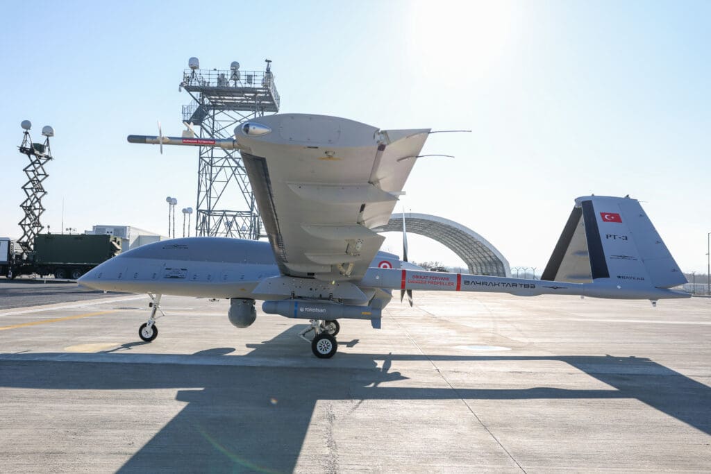 Middle East Eye: Αμυντική σύμπλευση με την Ιταλίας-Τουρκίας! Bayraktar TB3 για το αεροπλανοφόρο Cavour