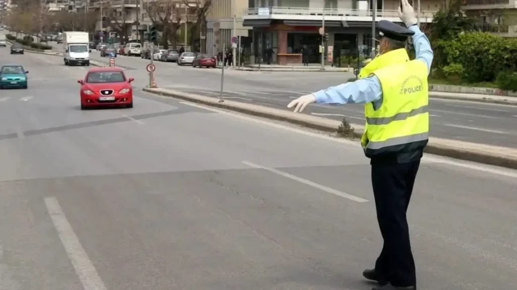 Θεσσαλονίκη: Μπήκε… ανάποδα στην Λεωφόρο Βασιλέως Γεωργίου (vid)