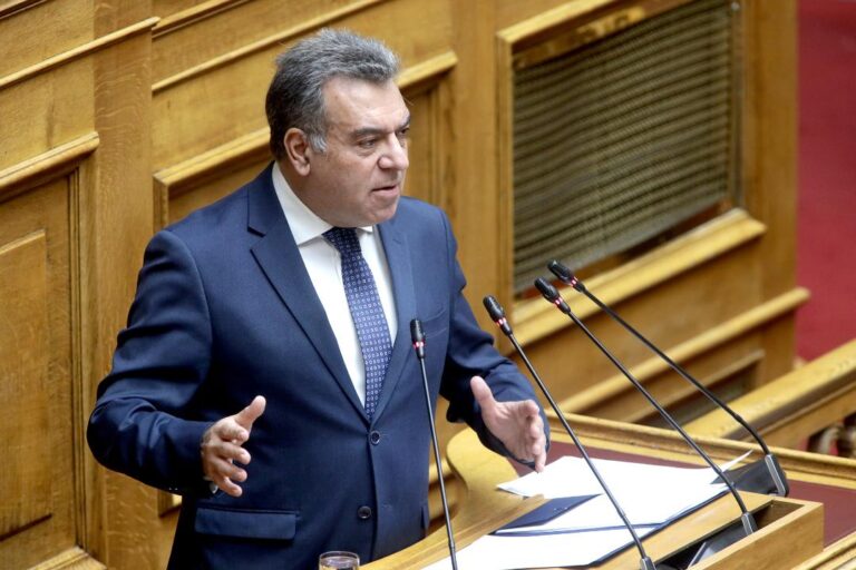 Μάνος Κόνσολας: “Δρομολογούνται οι διαδικασίες για τη διενέργεια δευτεροβάθμιου προσεισμικού ελέγχου στο κτίριο της Πυροσβεστικής στη Ρόδο”