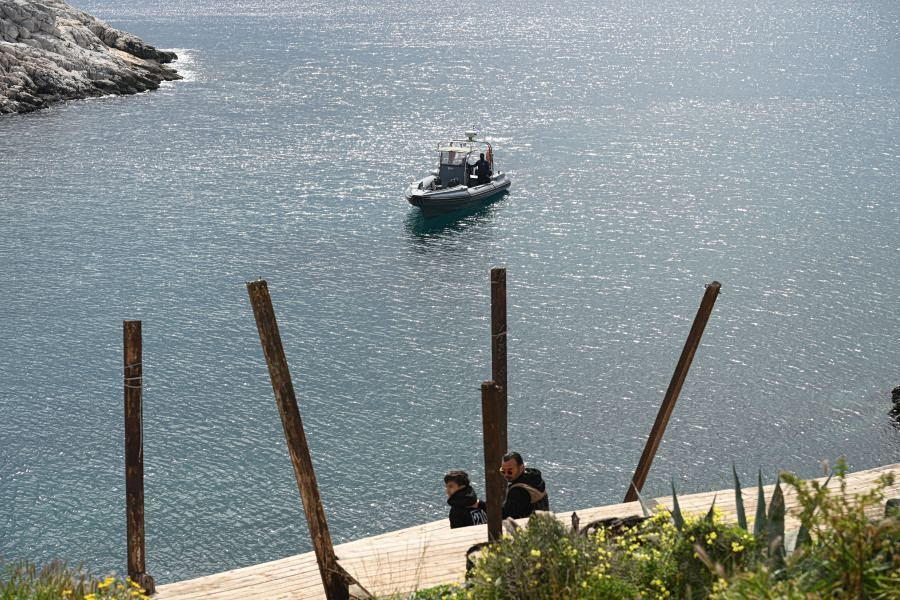 Ραγίζει καρδιές η μάνα του 34χρονου δύτη που πνίγηκε στο Πηγάδι του Διαβόλου – «Το παιδί μας χάθηκε»