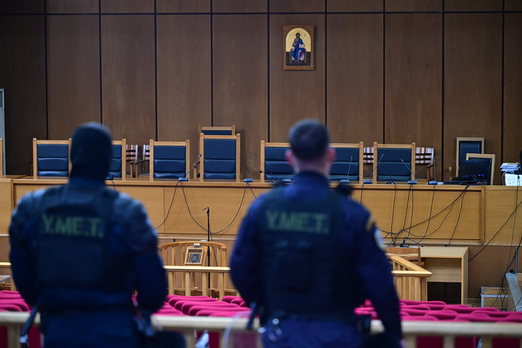 Τέσσερις νέες έρευνες για τις υποκλοπές