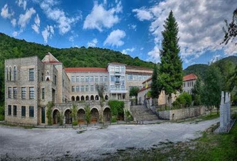 Ενορία της Περιβλέπτου: Ζωντανή μαρτυρία διακονίας και αλληλεγγύης