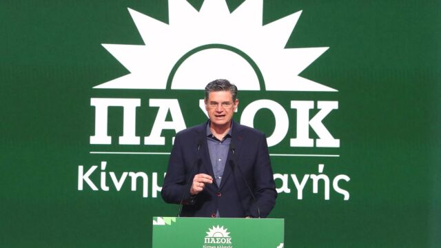 Καλαματιανός στο συνέδριο ΠΑΣΟΚ: “Τώρα είναι η ώρα για τις μεγάλες αποφάσεις, όχι μετά τις εκλογές” (Εικόνες)