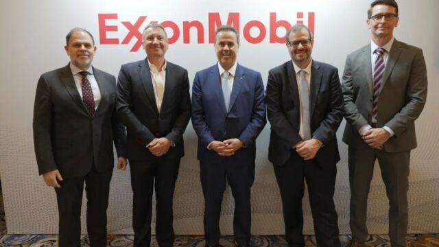 Οι υψηλές επαφές Παπασταύρου στις ΗΠΑ: “Μπαίνει γκάζι” στη γεώτρηση στο Ιόνιο, το τετ α τετ με τον “τσάρο της ενέργειας” για τον Κάθετο Διάδρομο