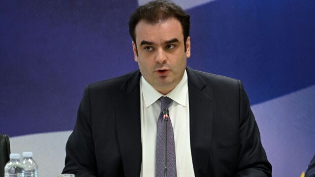 Πιερρακάκης: Κανείς δεν θα μείνει μόνος στην κρίση, οι κυβερνήσεις κρίνονται στην “κακοκαιρία” και όχι στα “μηδέν μποφόρ”