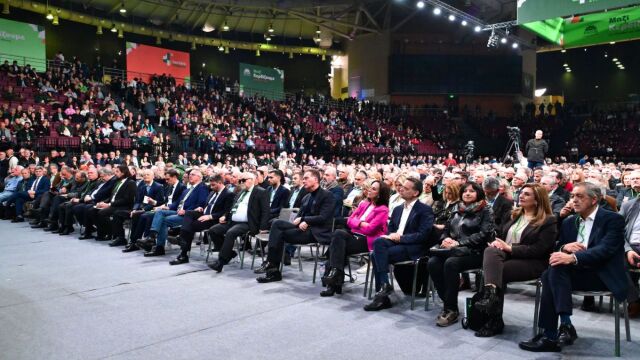 Συνέδριο ΠΑΣΟΚ: Τα στελέχη των στρατηγών που μαζεύουν τα “κουκιά” για την εκλογή της Κεντρικής Επιτροπής (Ονόματα)