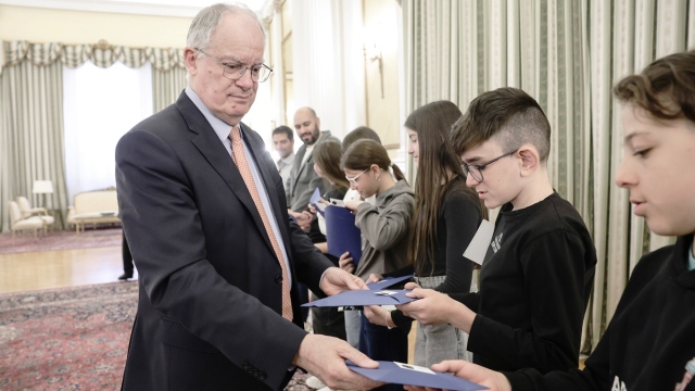 Με μαθητές του δημοτικού σχολείου των Ριζίων Έβρου συναντήθηκε ο Κώστας Τασούλας (Εικόνες)