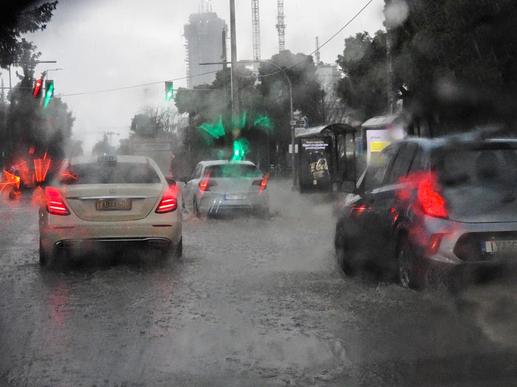 Κακοκαιρία Πρωταπριλιάς: Έρχονται ισχυρά φαινόμενα – Τι λέει ο Καλλιάνος για τη «μετεωρολογική βόμβα»