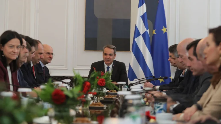 Την Πέμπτη ανακοινώνεται η νέα αύξηση του κατώτατου μισθού – Από την 1η Απριλίου, τι ισχύει με το Δημόσιο