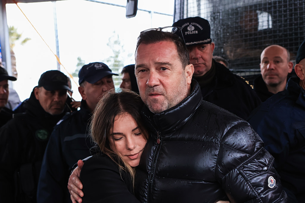 «Αμα τα κρατούσα αγκαλιά δεν θα μου έφευγαν» – Τι είπε στο Face2Face ο Νίκος Πλακιάς