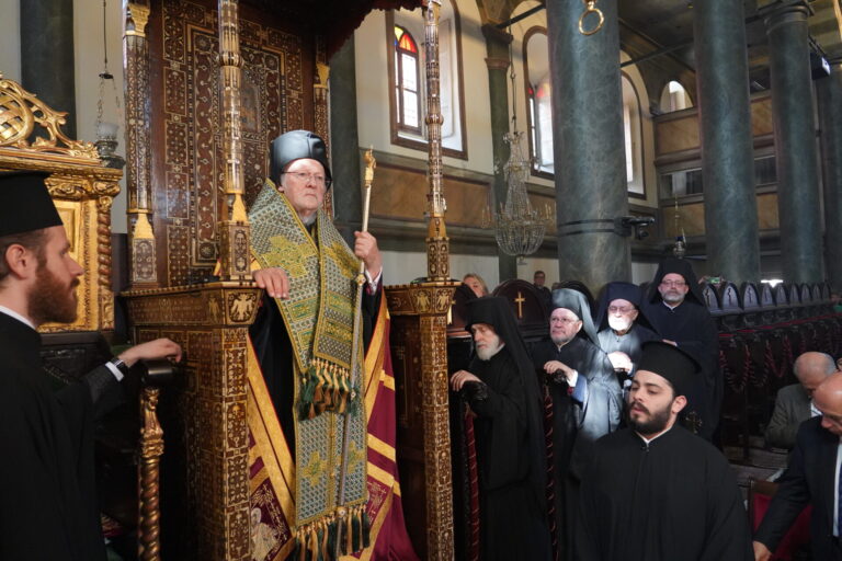 «Ιδού ο Νυμφίος έρχεται»: Κατανυκτική έναρξη της Μεγάλης Εβδομάδας στο Φανάρι με τον Πατριάρχη Βαρθολομαίο