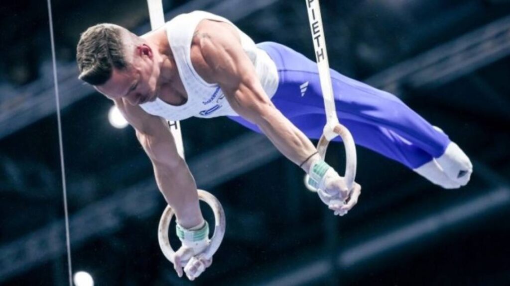 Λευτέρης Πετρούνιας: Στον τελικό του Παγκοσμίου Κυπέλλου στο Κάιρο