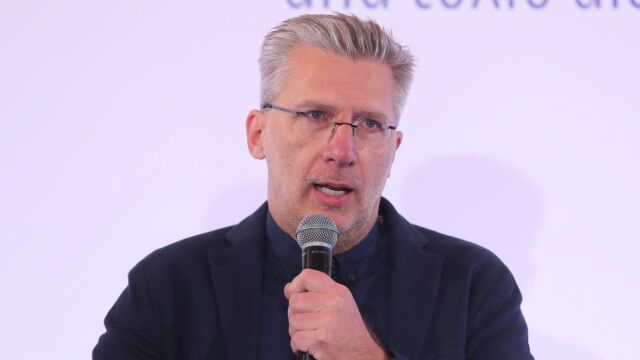 “Βράζει” η ΚΟ της ΝΔ για τον Σκέρτσο: “Ο κύριος με τα excel κουνάει το δάχτυλο στους βουλευτές” – “Θέλει να μας δείξει ότι εκείνος είναι ο τεχνοκράτης κι εμείς οι πληβείοι”;