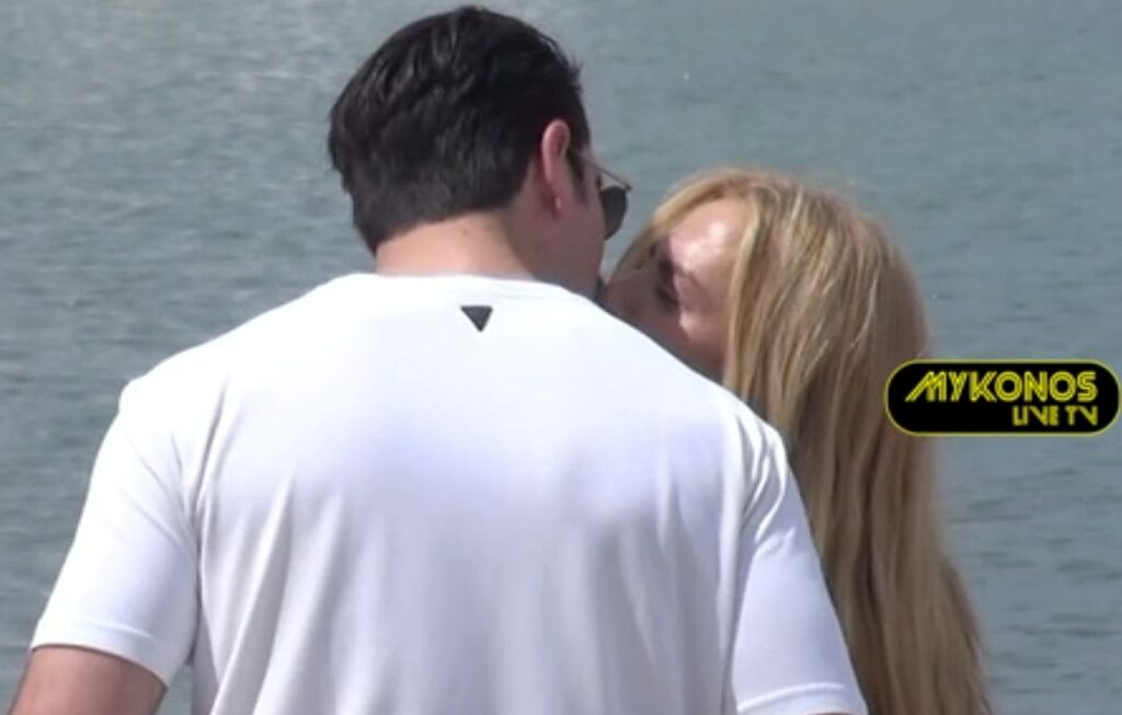 Το πρώτο τους δημόσιο φιλί αντάλλαξαν στη Μύκονο ο Γιώργος Γεροντιδάκης με την Ντορέτα Παπαδημητρίου