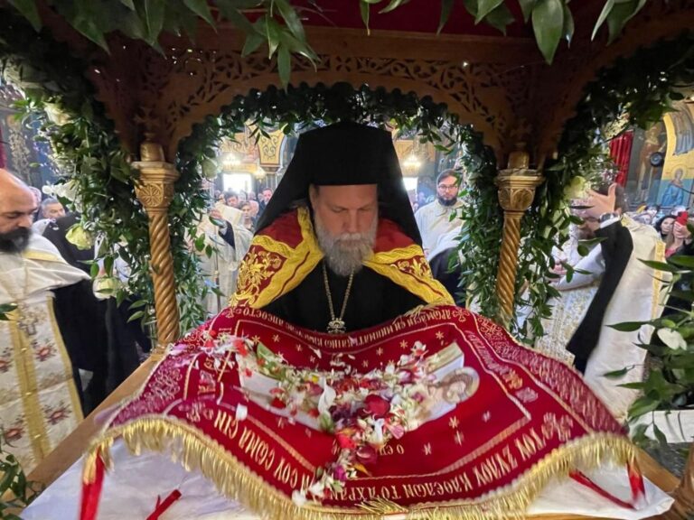 H Ακολουθία της Αποκαθηλώσεως στη Μητρόπολη Νέας Ιωνίας