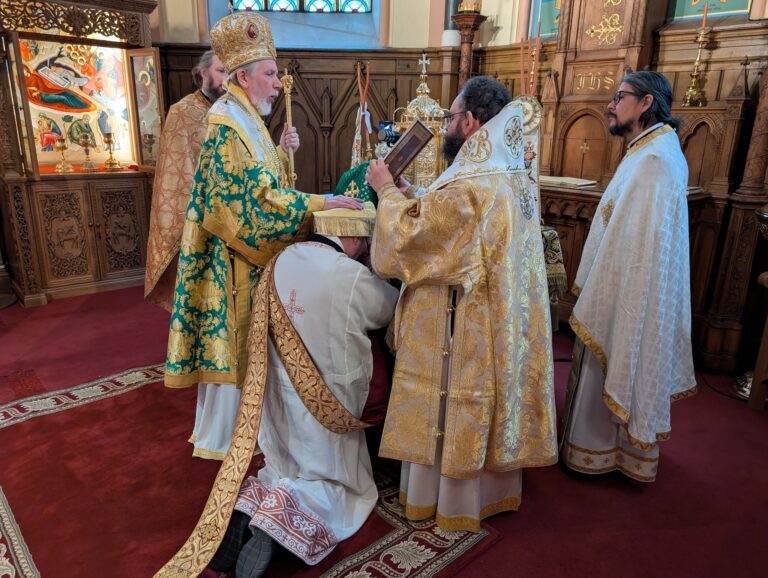 Χειροτονία νέου πρεσβυτέρου από τον Μητροπολίτη Σουηδίας την Κυριακή των Βαΐων