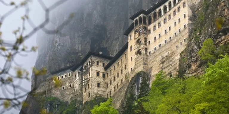 Ι.Μ. Αιτωλίας: Οκταήμερη προσκυνηματική εκδρομή σε Πόντο και Κωνσταντινούπολη