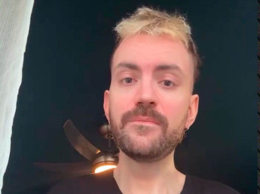 Μετά τον Κάρλος Περέζ, αποχωρεί και ο Νίκος Ραπτάκης από το πλευρό της Άννας Βίσση – Το συγκινητικό βίντεο