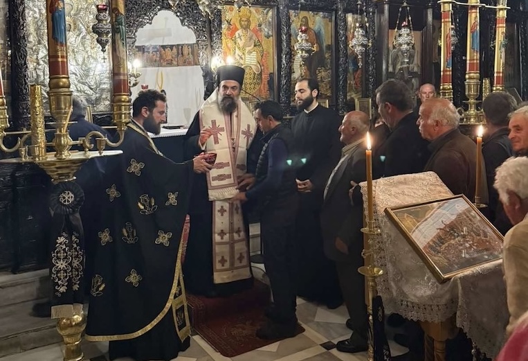 Ο Μητροπολίτης Θήρας στον Βόθωνα για την Ακολουθία του Ιερού Νιπτήρος
