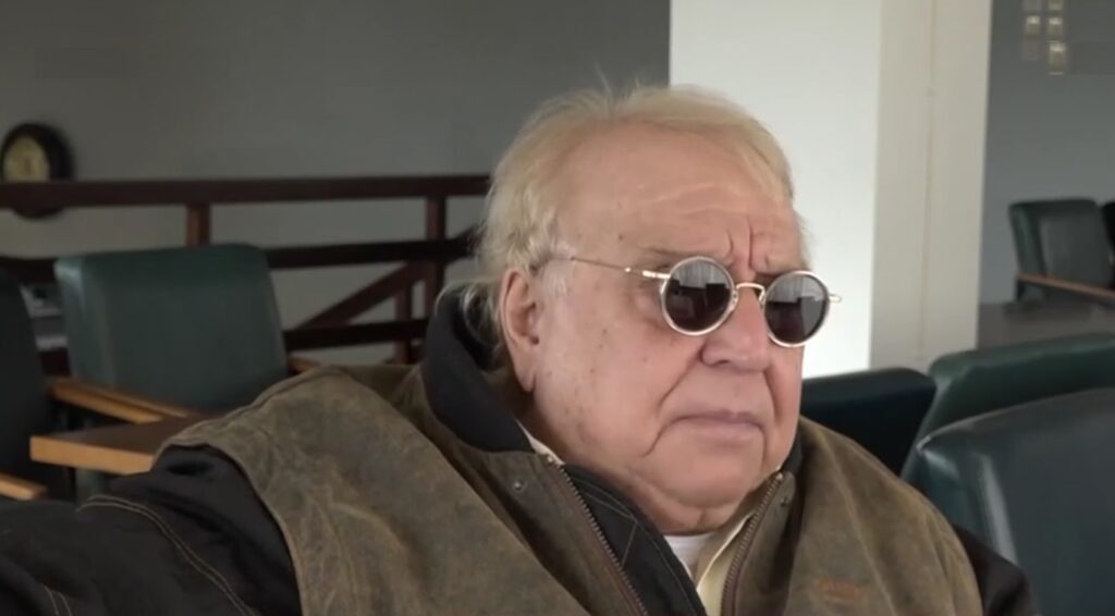 Γιώργος Λιάγκας: «Εκνευρίζεται για να τον γράφουν στα έντυπα» λέει ο σκηνοθέτης Μεγακλής Βιντιάδης