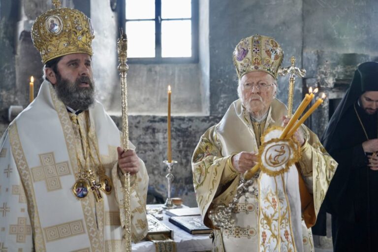 Βαρθολομαίος και Ιωάννης συλλειτούργησαν στην Καππαδοκία – Παρουσία Αρχόντων του Οικ. Πατριαρχείου και του Ν. Ανδρουλάκη