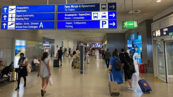 Αεροδρόμια: Ανοδική αλλά με «αναταράξεις» η κίνηση στο 4μηνο – Απότομο «φρένο» στις διεθνείς αφίξεις