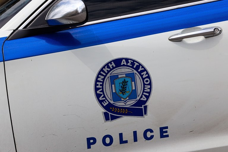 Θεσσαλονίκη: Συνελήφθησαν οι γονείς παιδιού 4,5 ετών που βρέθηκε να περιφέρεται σε πεζοδρόμιο