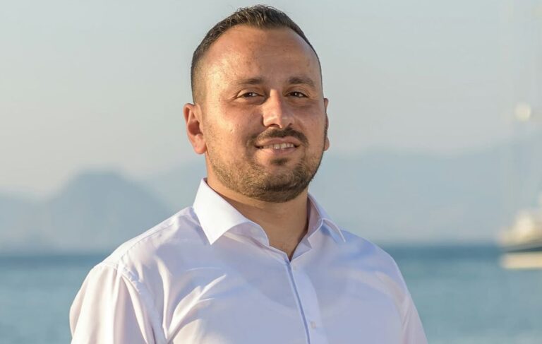 Χ. Ναβροζίδης: Εκσυγχρονίζονται οι αίθουσες θεωρητικής εξέτασης υποψηφίων οδηγών στο Νότιο Αιγαίο. Προμήθεια εξοπλισμού ύψους έως 320.000€