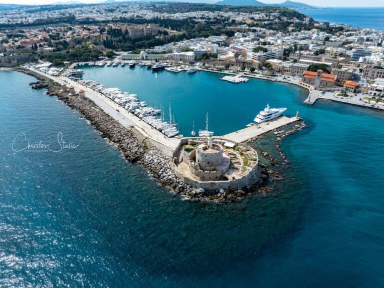 Όλα όσα αλλάζουν με το νέο χωροταξικό για ξενοδοχεία, Airbnb και χρήσεις γης σε 19 ερωτήσεις και απαντήσεις