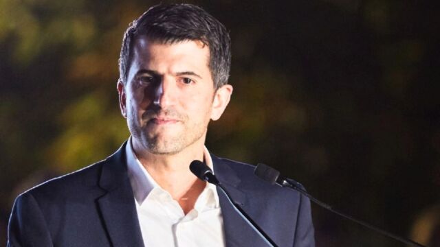 Βασίλης Ξυπολυτάς: Το βιογραφικό του Δημάρχου Κηφισιάς και ο “μυστικός” γάμος με τη σύζυγό του (Εικόνες)