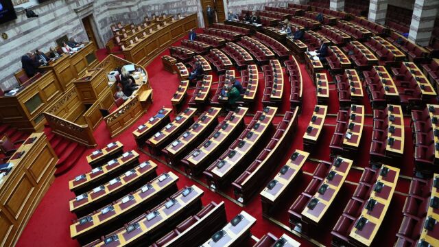 Βουλή: “Καυτή” εβδομάδα με ΟΠΕΚΕΠΕ και υποκλοπές – Εισηγήσεις στον Ανδρουλάκη να καταθέσει πρόταση δυσπιστίας στην κυβέρνηση