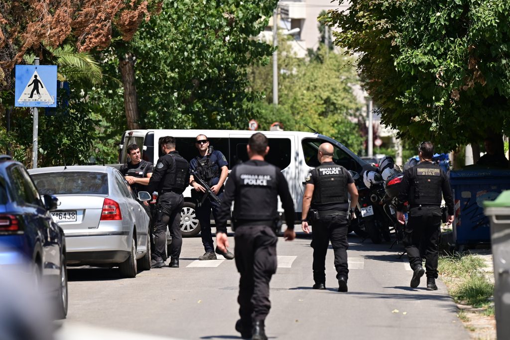 Παρίστανε τον συμβολαιογράφο και απέσπασε από ηλικιωμένη 5.300 ευρώ, 32 λίρες και κοσμήματα – Τηλεφωνική απάτη «μαμούθ» στο Κιλκίς