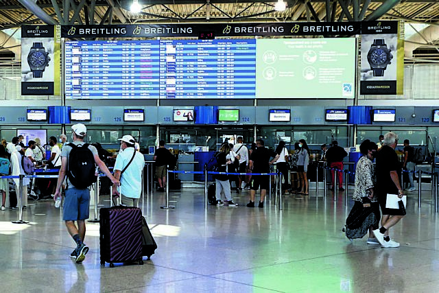 Αντιδράσεις για τις καθυστερήσεις στο «Ελ. Βενιζέλος» – SKY express και Ελεγκτές ζητούν ανάληψη ευθυνών από ΥΠΑ