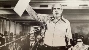 30 χρόνια από τον θάνατο του Ανδρέα Παπανδρέου: Το πολιτικό μνημόσυνο για τον ιδρυτή του ΠΑΣΟΚ στο Α’ Νεκροταφείο (Εικόνες Βίντεο)