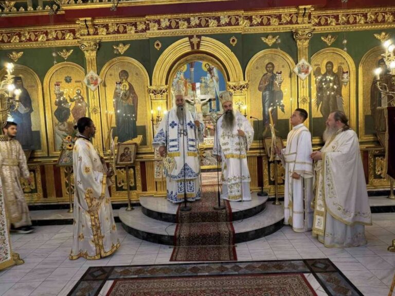Αρχιερατικό συλλείτουργο στον Ιερό Ναό Αγίας Τριάδος Κατερίνης