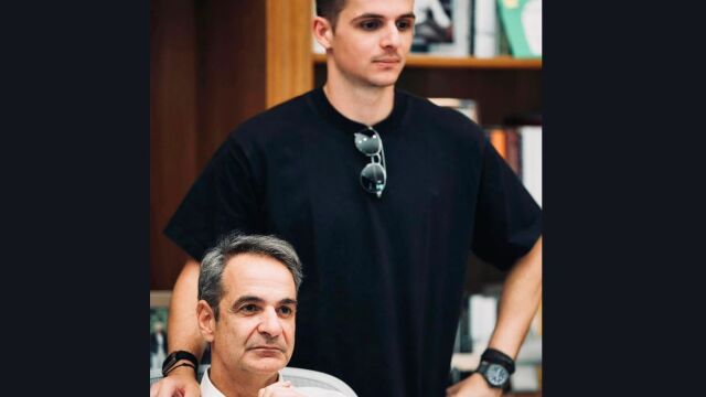 Κωνσταντίνος Μητσοτάκης: Η συγκινητική ανάρτηση για τη Γιορτή του Πατέρα με τον Κυριάκο Μητσοτάκη – “Χρόνια πολλά στους μπαμπάδες”