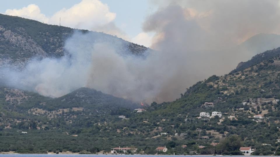 Φωτιά στο Λουτράκι Κορινθίας – Ήχησε το 112