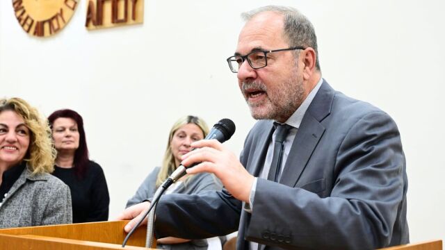 Μαρίνος Σκανδάμης: Μετά την παραίτηση από το ΠΑΣΟΚ, στη “σκιώδη κυβέρνηση” Τσίπρα – Ποιος θα είναι ο ρόλος του
