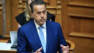 Παπασταύρου: Η κυβέρνηση θα συνεχίσει να στηρίζει νοικοκυριά όσο διαρκεί η κρίση στη Μέση Ανατολή