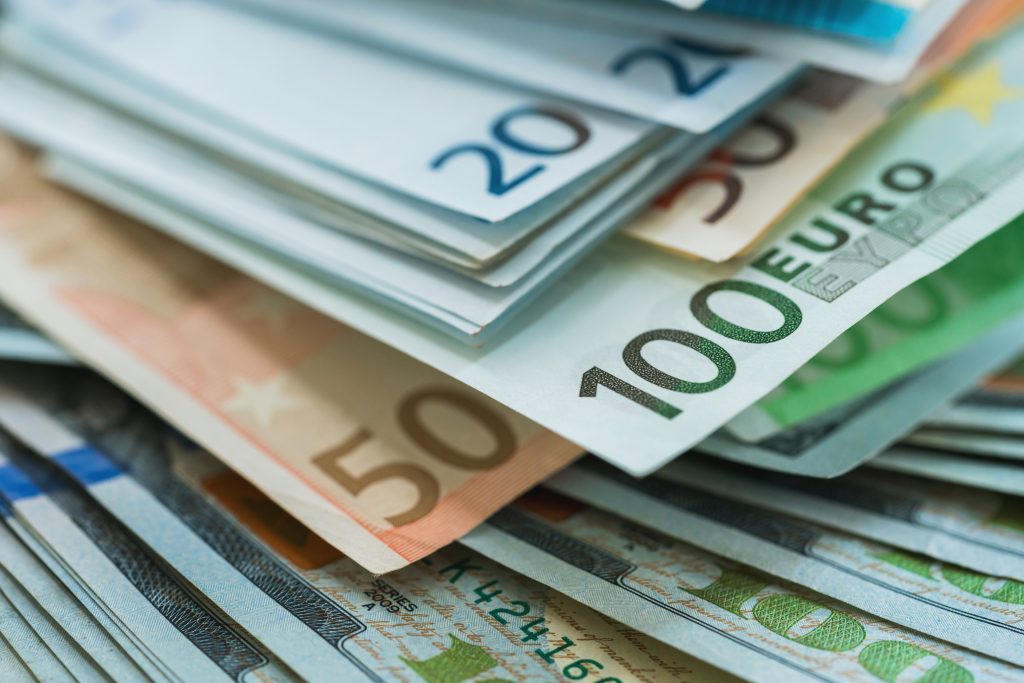 Κομισιόν: Εποπτεία τέλος με συστάσεις