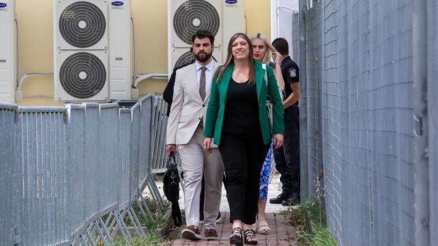 Τέμπη: Έντονη αντιπαράθεση μεταξύ Ζωής Κωνσταντοπούλου και συγγενών των θυμάτων στη δίκη – “Οι παρεμβάσεις της γίνονται για λόγους εντυπωσιασμού” (Βίντεο)