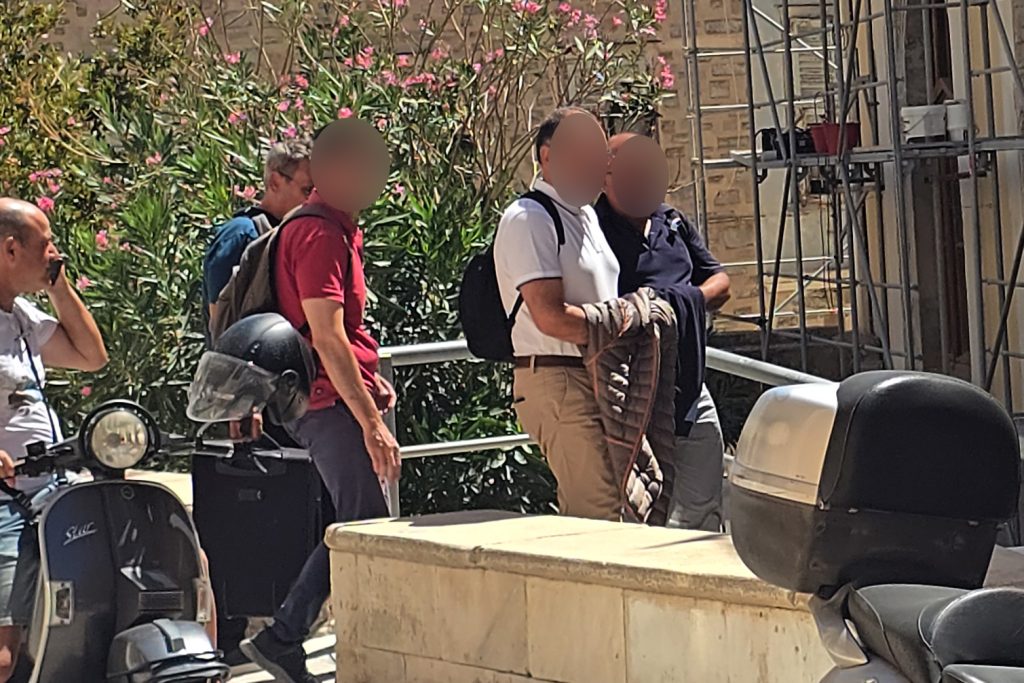 Πάρος: Στον Εισαγγελέα Σύρου ο δήμαρχος και ο αντιδήμαρχος για τη φωτιά στον ΧΥΤΑ – Κύμα αντιδράσεων (φωτό, βίντεο)