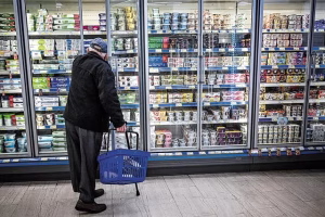 «Κλειδώνουν» μειώσεις σε βασικά προϊόντα έως 20% – Σε ποιες κατηγορίες δίνεται προτεραιότητα