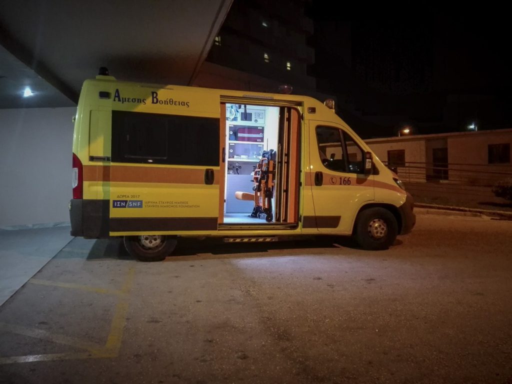 Χαλκίδα: Άνδρας κατέρρευσε στο σπίτι του από θερμοπληξία – Πυροσβέστες μπήκαν στο διαμέρισμα και τον έσωσαν
