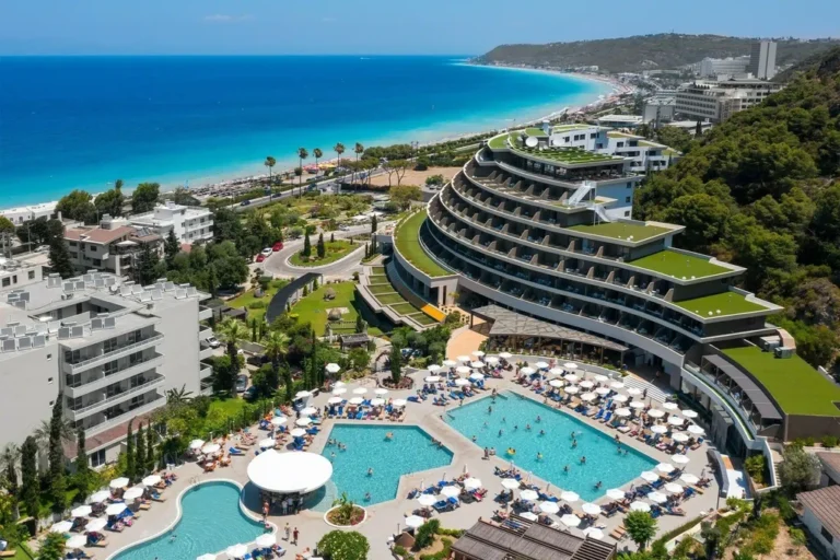 Olympic Hotels: Η οικογένεια Γερονικόλα χτίζει νέο 5άστερο στην Ιξιά της Ρόδου