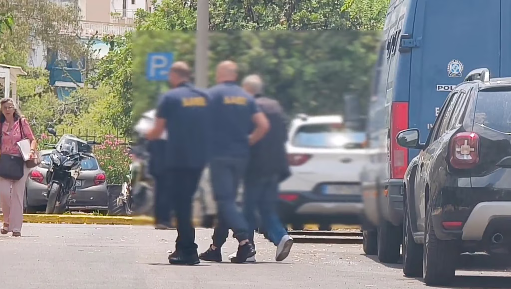 Φωτιά στο Σισμανόγλειο: Ποινική δίωξη για εμπρησμό από πρόθεση και διακεκριμένη φθορά στον 78χρονο