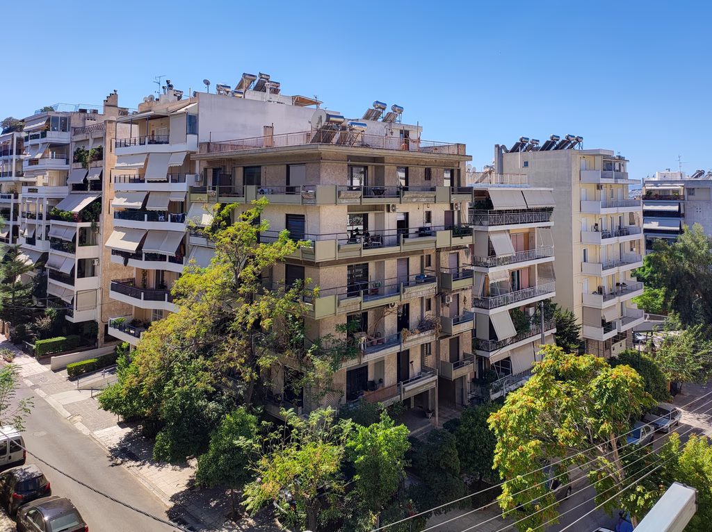 Ενοίκια: Πότε αποζημιώνεται ο ιδιοκτήτης όταν ο ενοικιαστής φεύγει αλλά υπάρχουν φθορές